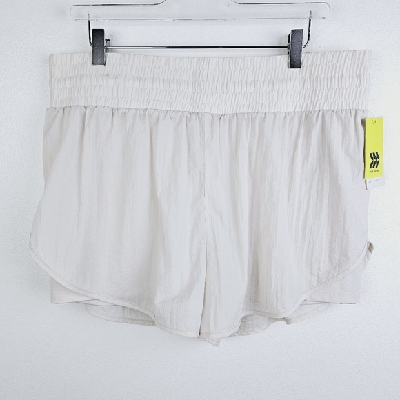 All in Motion Cream Translucent Tulip Shorts NWT, size XL - Picture 4 of 15